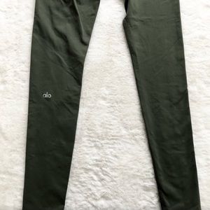 Alo Yoga Hunter Green Leggings